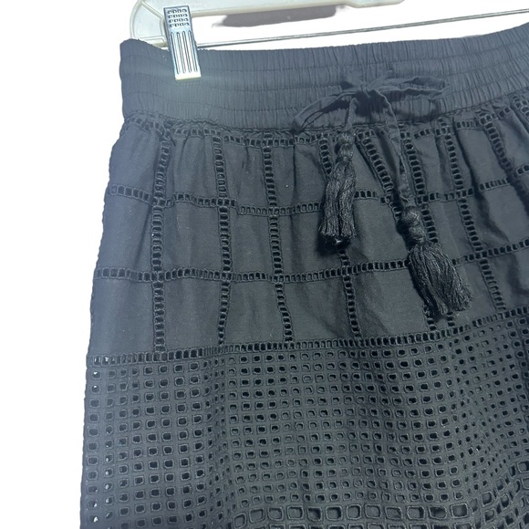 Tommy Bahama Daphne Eyelet Skirt Black Small/Petite - Picture 9 of 15
